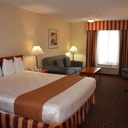 Best Western Norwalk Inn Экстерьер фото