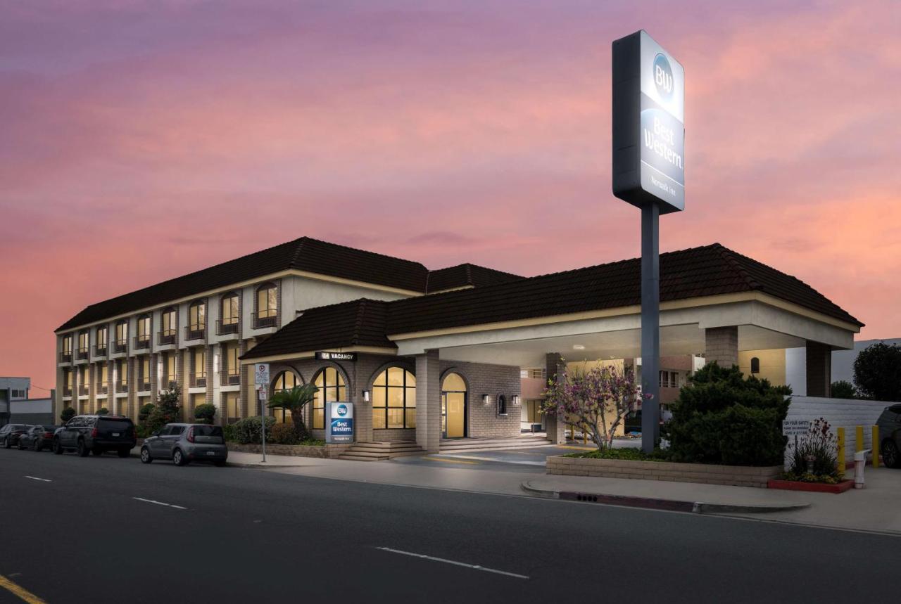 Best Western Norwalk Inn Экстерьер фото