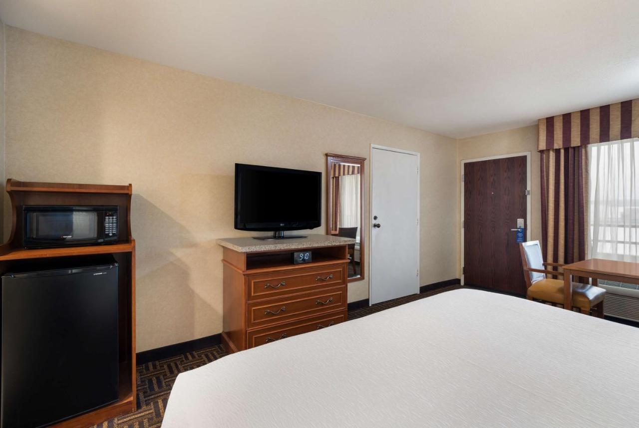 Best Western Norwalk Inn Экстерьер фото