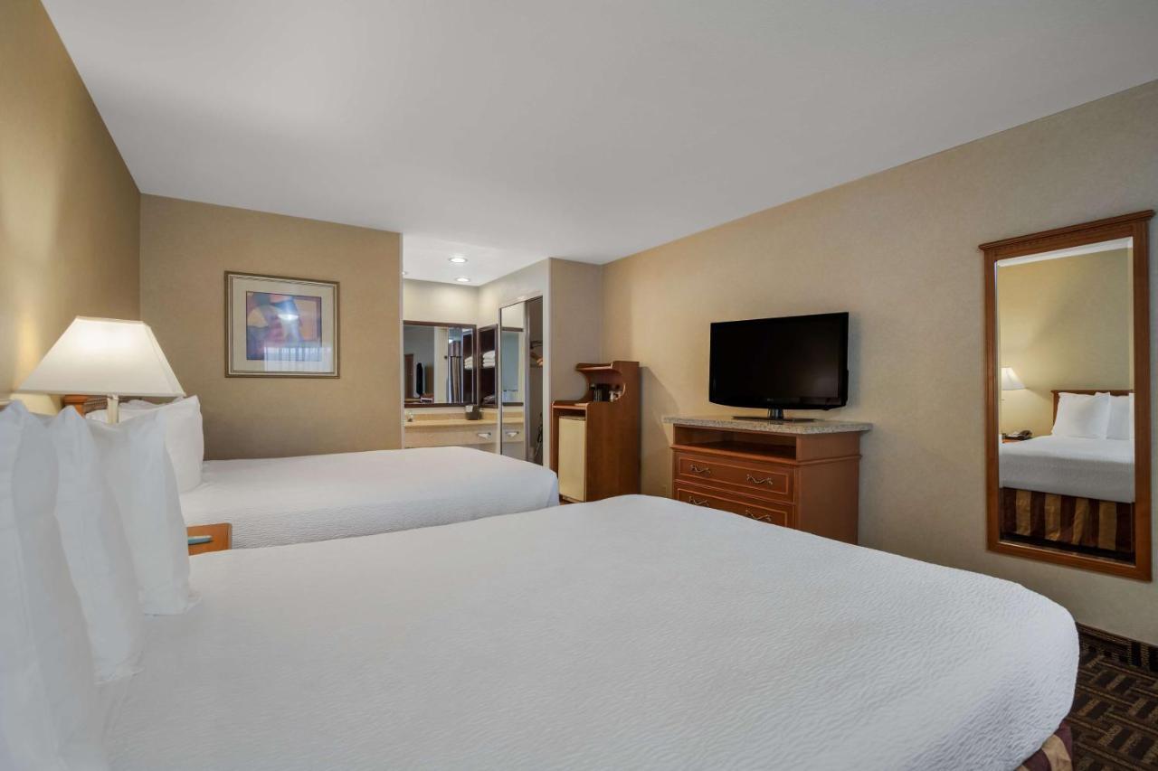 Best Western Norwalk Inn Экстерьер фото