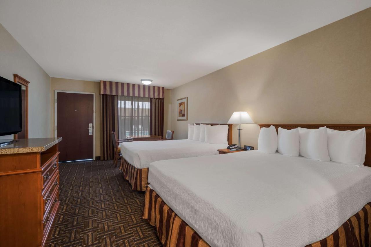 Best Western Norwalk Inn Экстерьер фото