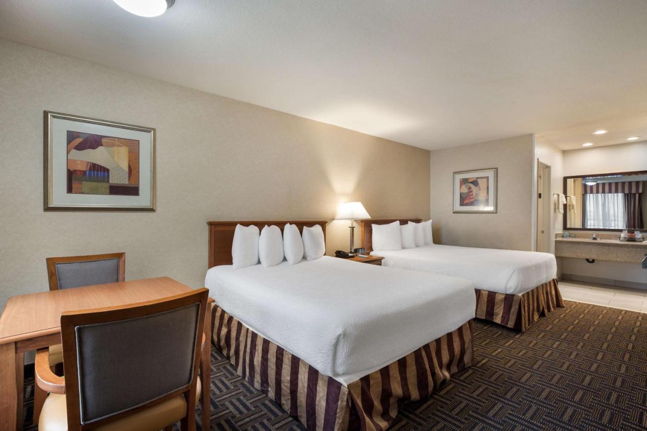Best Western Norwalk Inn Экстерьер фото