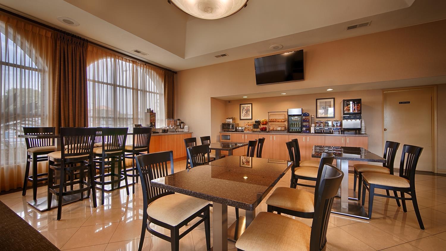 Best Western Norwalk Inn Экстерьер фото