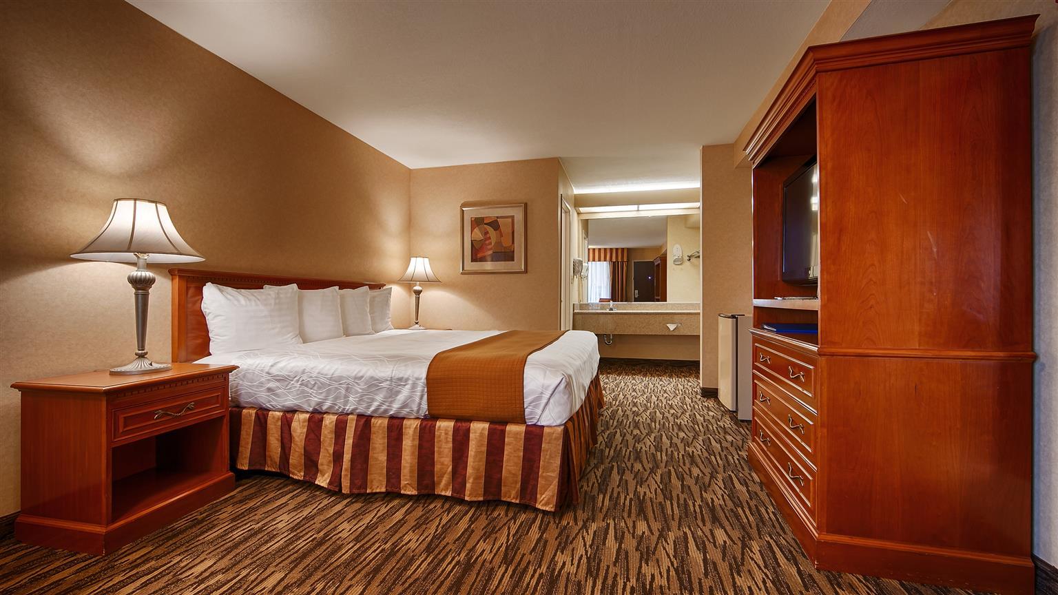 Best Western Norwalk Inn Экстерьер фото