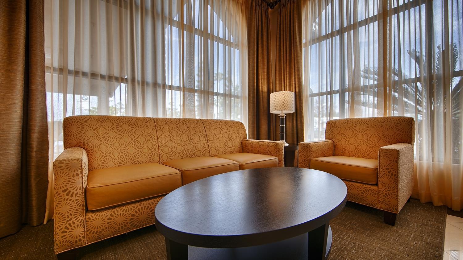 Best Western Norwalk Inn Экстерьер фото