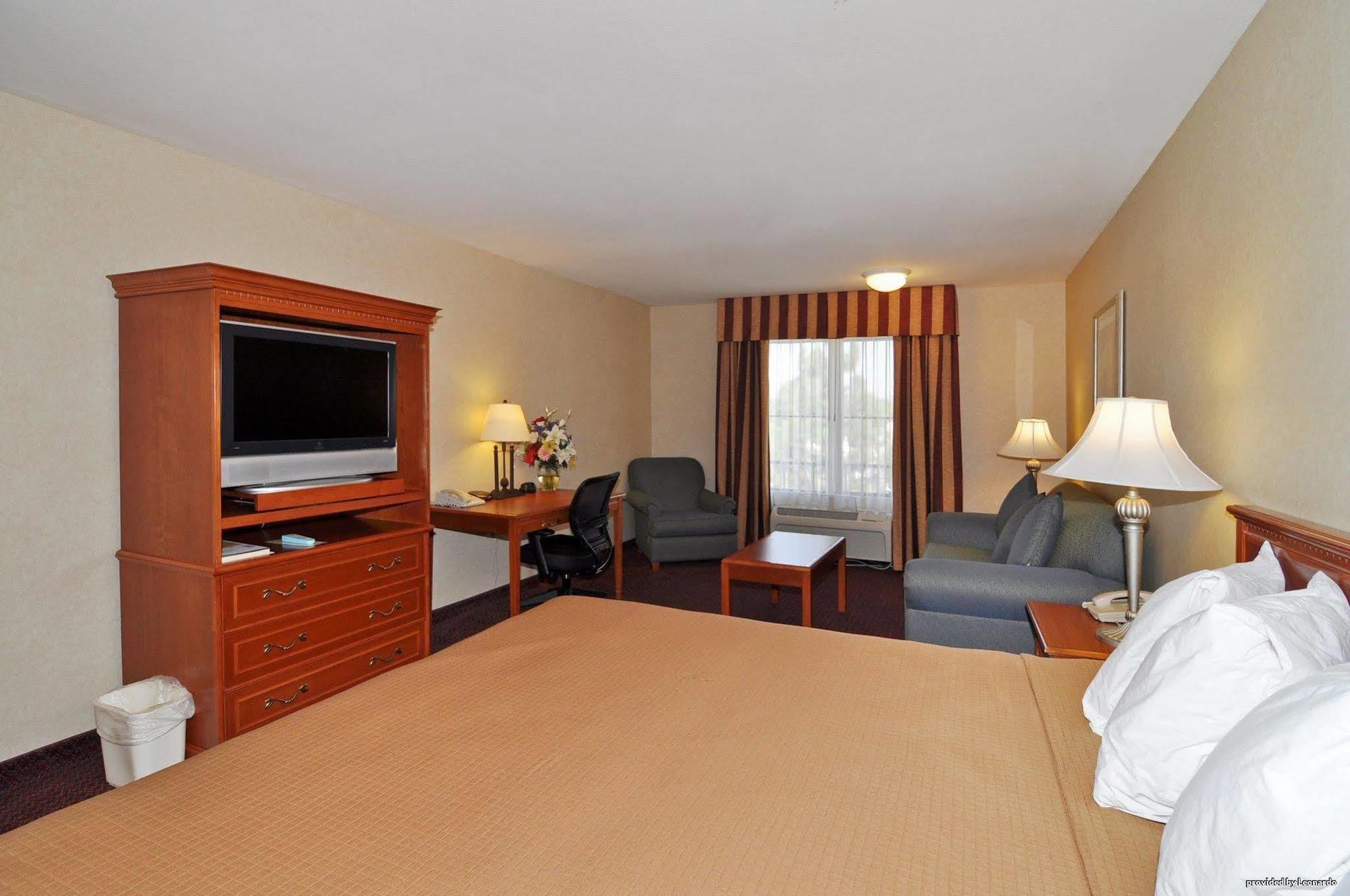 Best Western Norwalk Inn Экстерьер фото