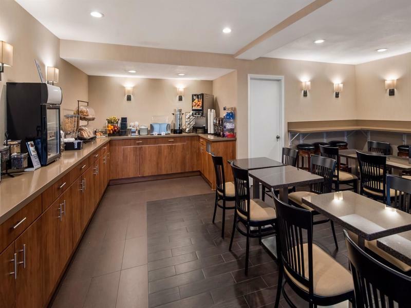 Best Western Norwalk Inn Экстерьер фото
