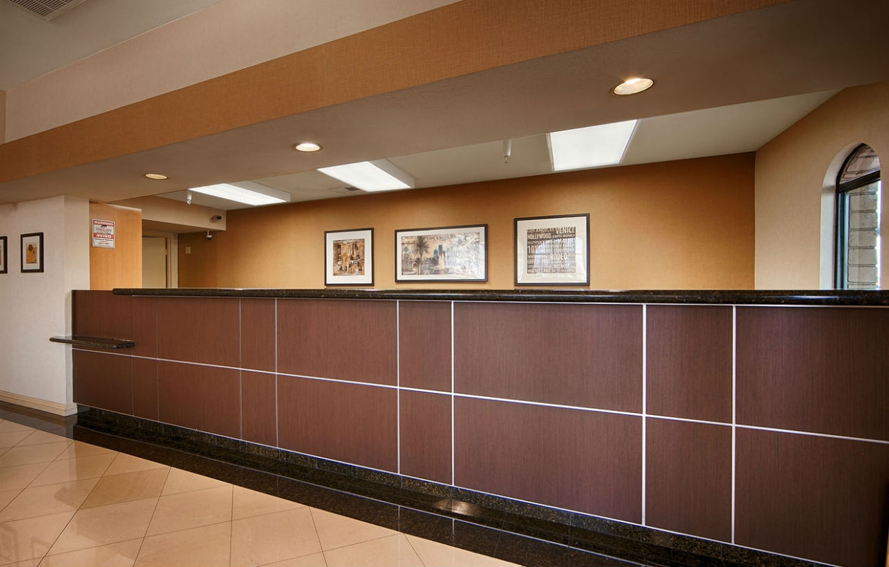 Best Western Norwalk Inn Экстерьер фото